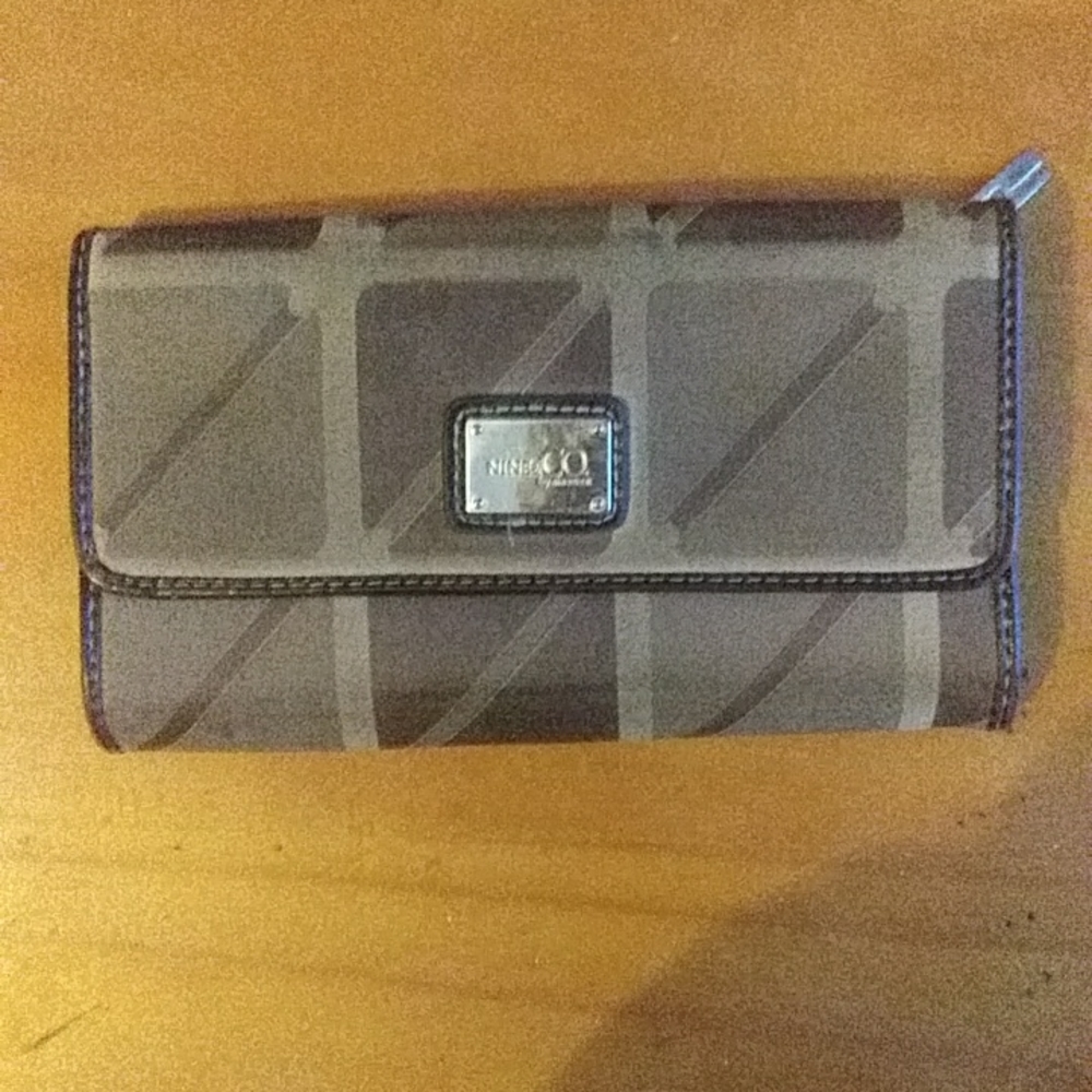 Nine Co by Ninewest wallet